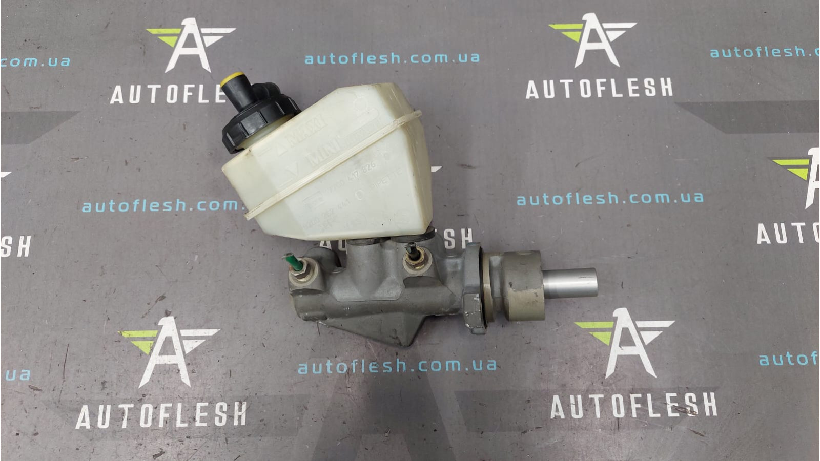 Главный тормозной цилиндр 7700417826, 8200262441 Renault Clio 2 Kangoo бу Главный тормозной цилиндр 7700417826, 8200262441 Renault Clio 2 Kangoo бу